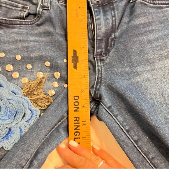 Boom Boom Skinny Jeans Juniors Sz 11 Studded Floral Medium Wash Blue Denim Jeans - Picture 9 of 10